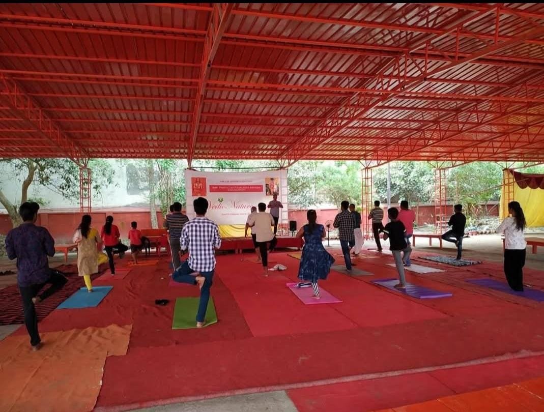 Ashram Yoga Sadhana Hall & Meditation Session